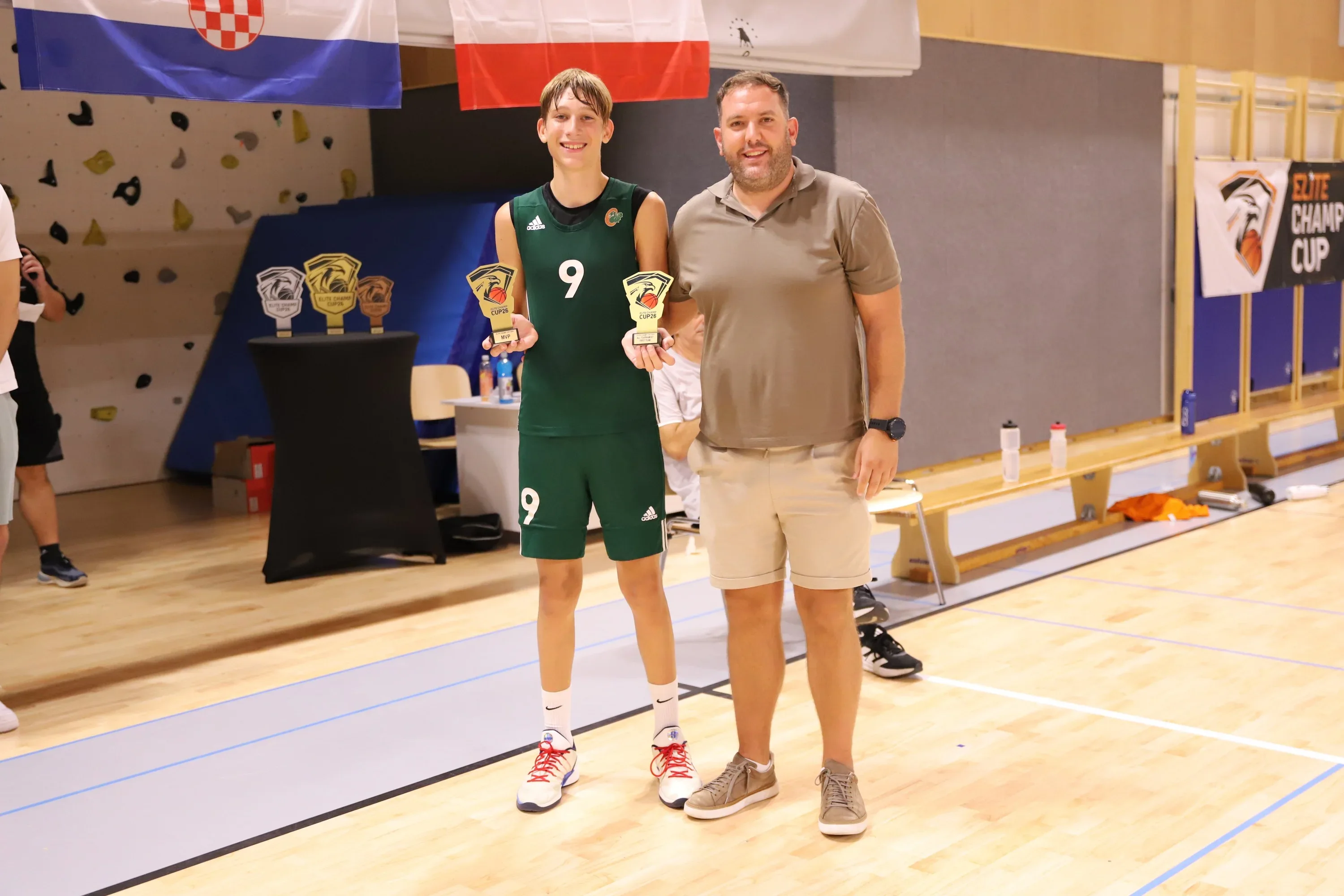 Siniša Banović z najboljšim igralcem Elite Champ Cupa U14
